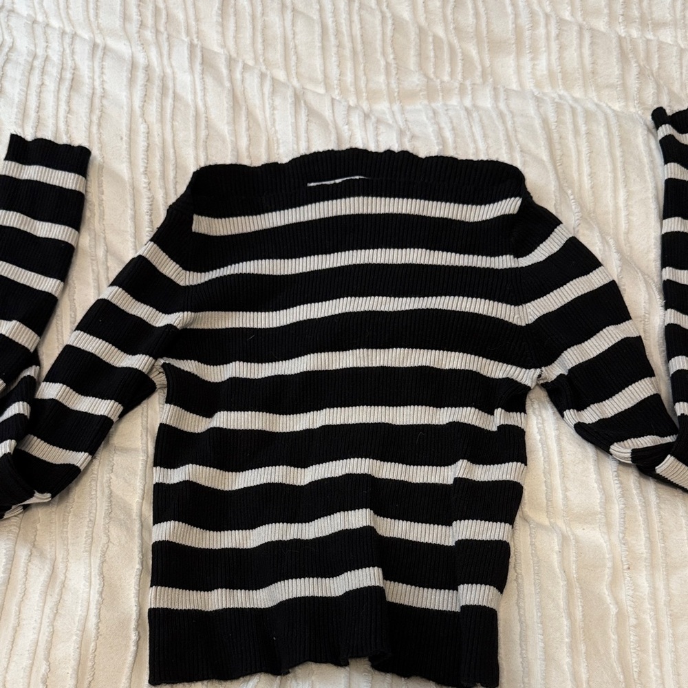 Sweater crop top striped top